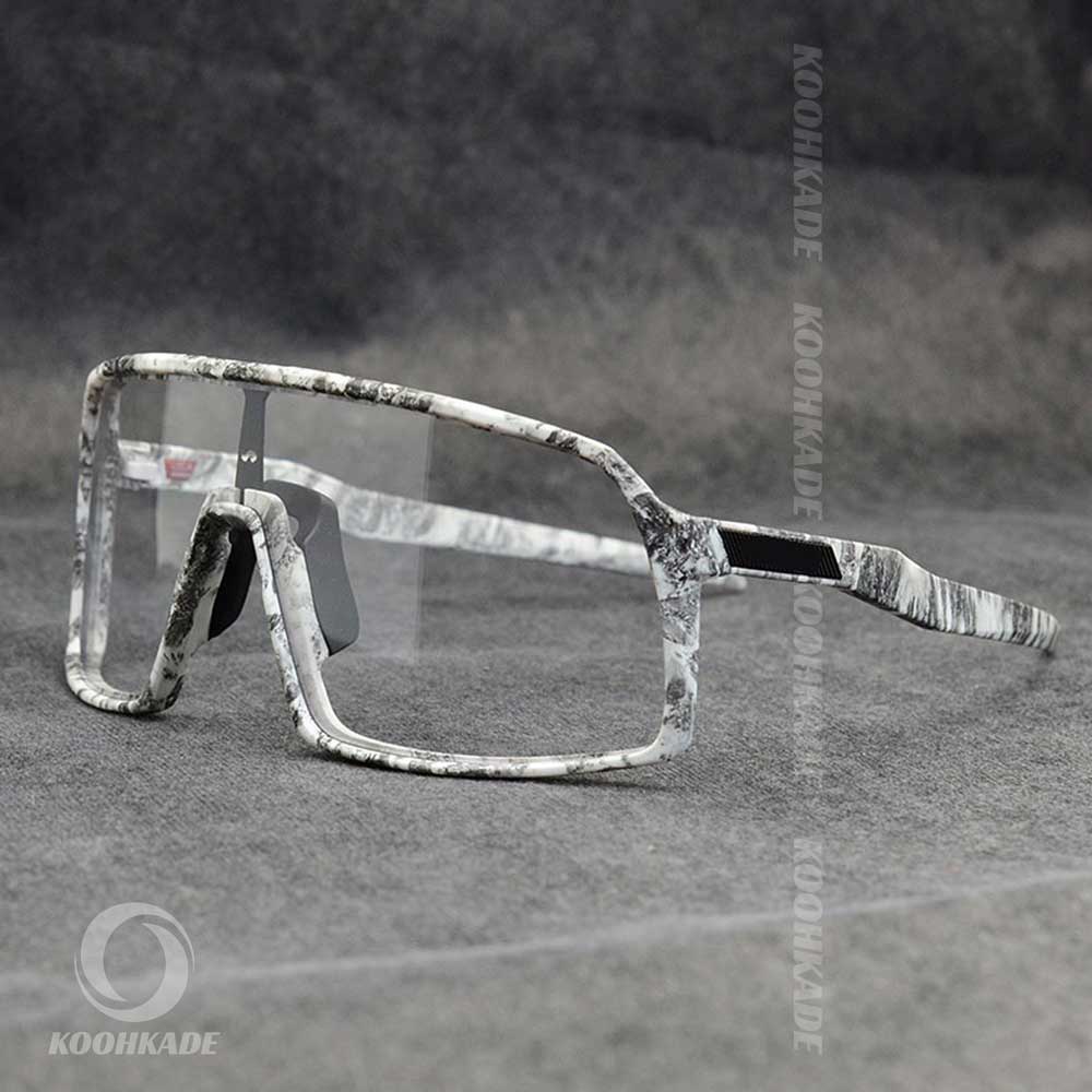 عینک فتوکرومیک OAKLEY SUTRO White Gray